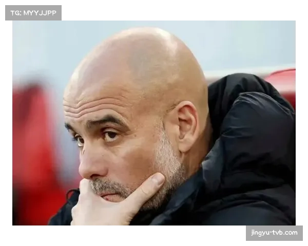 场边花絮:瓜迪奥拉因一次反击未打成,激动地向场内传达战术指令